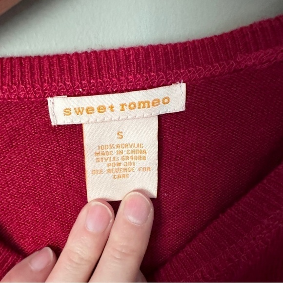 Sweet Romeo Red Crewneck sweater - Picture 3 of 4